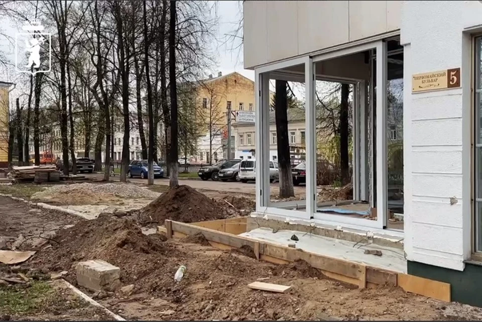 Мэрия Ярославля требует остановить незаконное строительство на Первомайском бульваре.