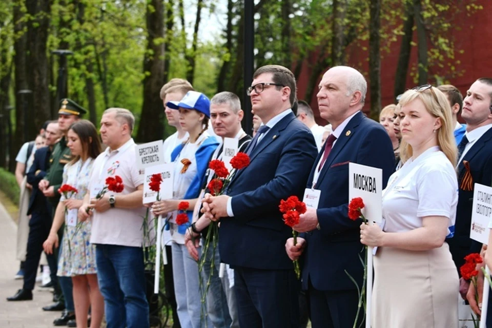 Смоленск принял делегации из 10 городов-героев России и Белоруссии. Фото: пресс-служба правительства Смоленской области.