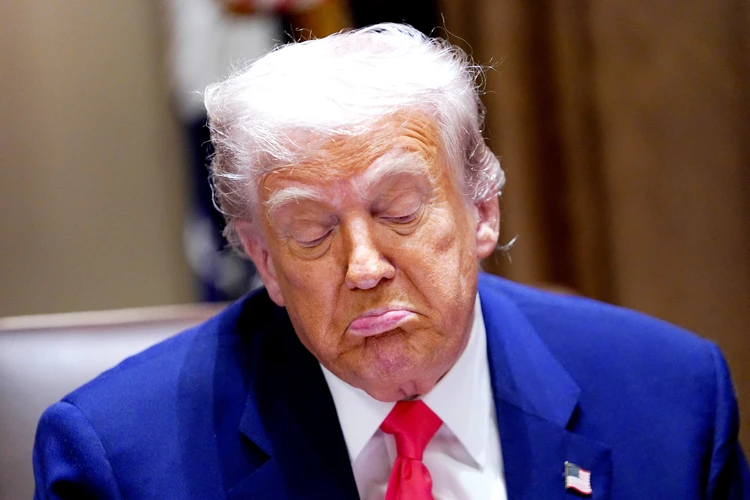 США вот-вот введут суровые санкции против России: но только если Трамп не передумает, как у него часто бывает