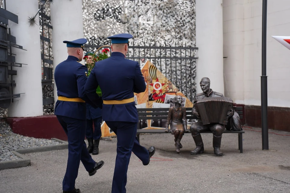 Новый памятник разместился на площади у Старого вокзала. Фото администрация Ульяновска