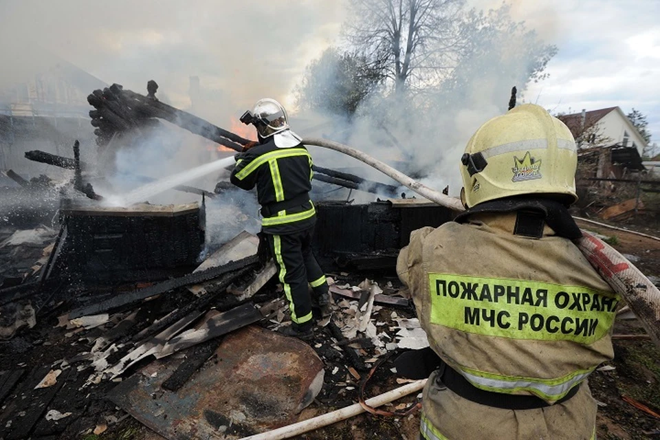 В Хабаровском районе загорелись постройки в СНТ «Восток»