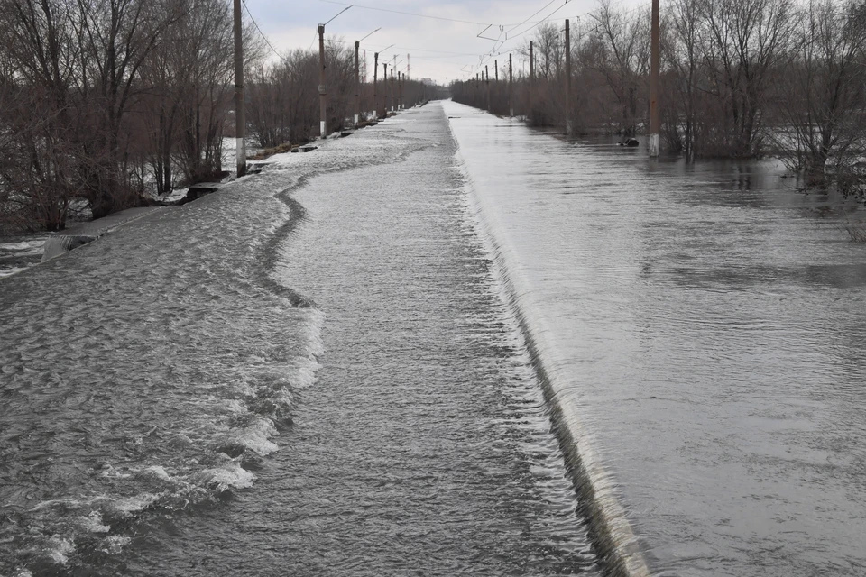 Вода почти сошла, начинает работать техника