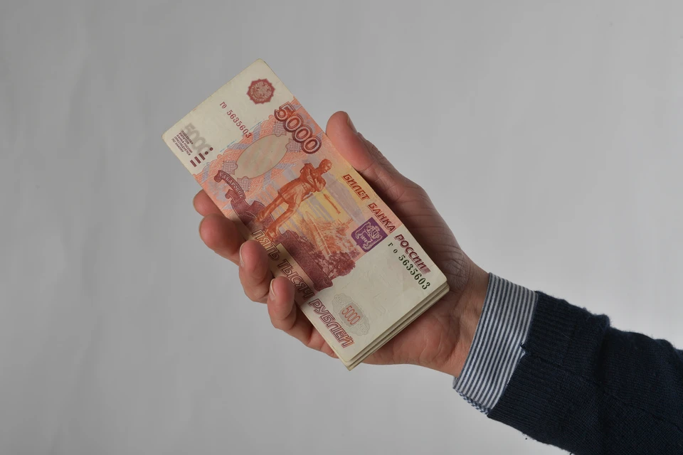Экс-чиновника задержали с поличным, передача взятки проходила под контролем сотрудников ФСБ.