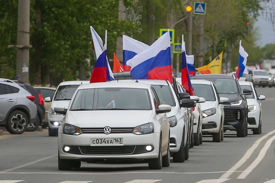 Праздничная автоколонна прошла по городам Самарской области. Фото: НК «Роснефть»
