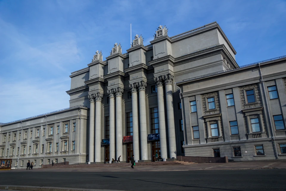 В концерте примут участие солисты оперной и балетной труппы, артисты хора и оркестра САТОБа