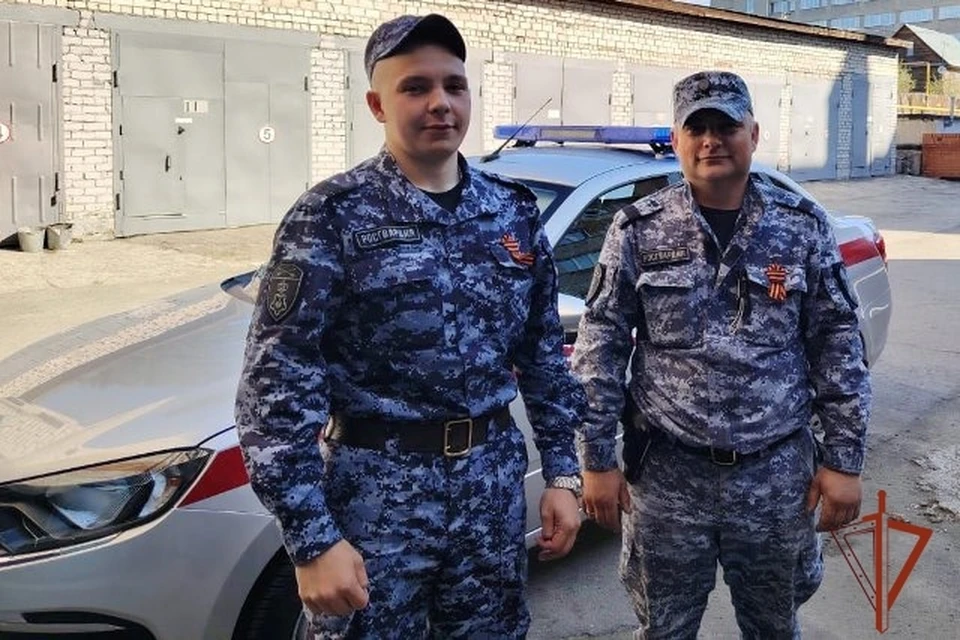 Росгвардейцы пришли на помощь мужчине. Фото: Управление Росгвардии по Алтайскому краю