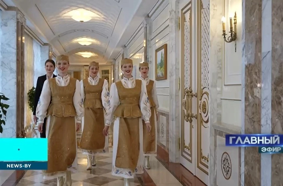 Изменились наряды девушек из службы госпротокола Беларуси. Фото: стоп-кадр | видео NEWS.by.