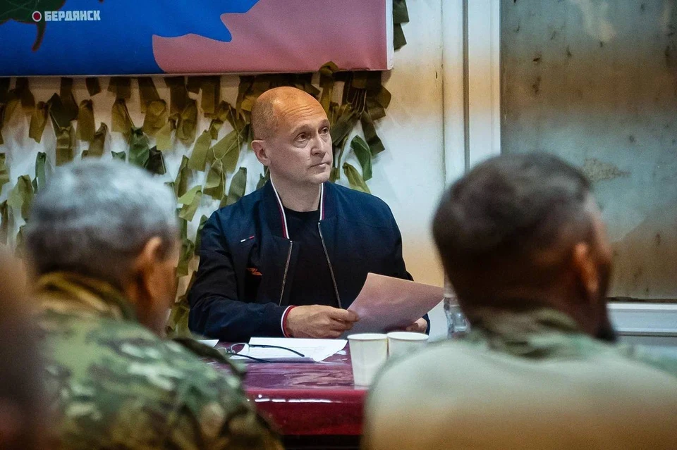 Кириенко побывал в расположении Казачьего добровольческого отряда специального назначения БАРС-11. Фото - тг-канал Евгения Балицкого