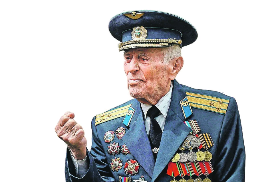 Дважды горел, три раза падал, но остался живым примером стойкости и жизнелюбия - полковник авиации в отставке Владимир Капитонов. Фото: телеграм-канал Евгения Балицкого