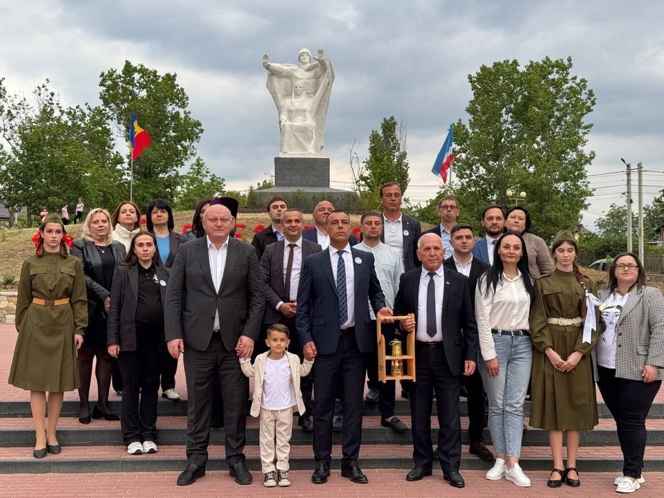 Священный огонь, горящий у Могилы Неизвестного солдата у стен Кремля, прибыл на гагаузскую землю.