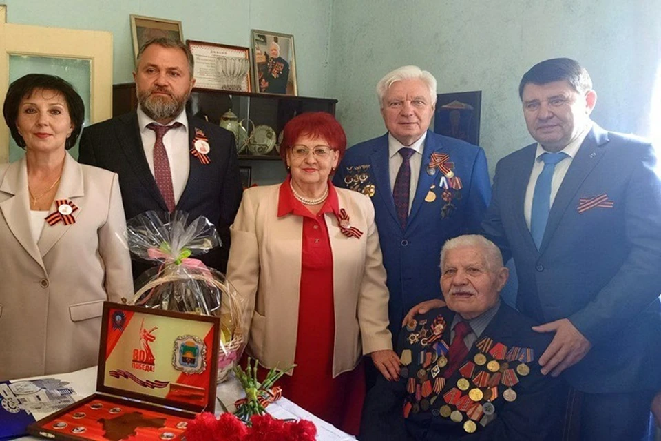 В Макеевке поздравили ветеранов с Днем Победы. Фото: Администрация городского округа Макеевка