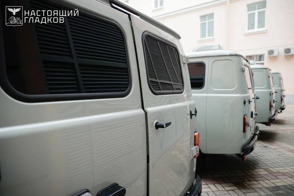 Белгородский губернатор передал 4 бронированные «буханки» отрядам «Барс» и «Орлан»