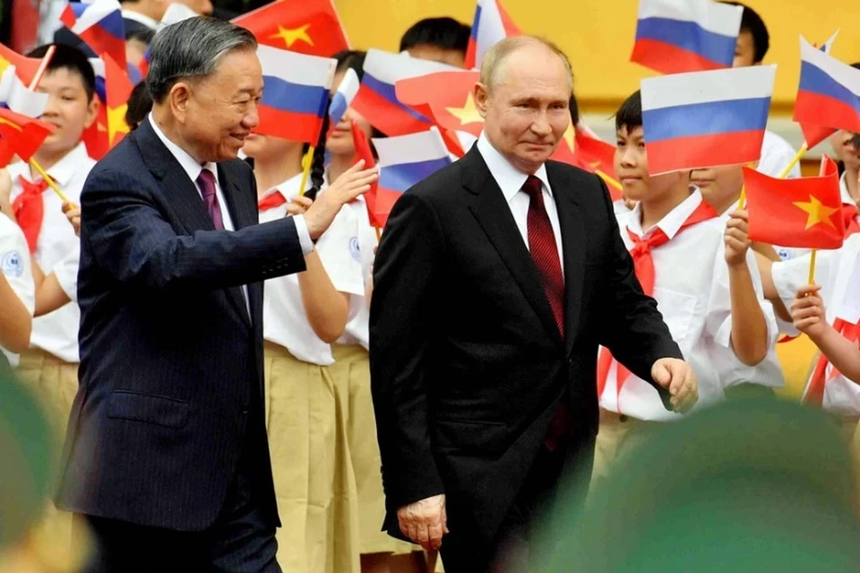 Владимир Путин принял приглашение То Лама посетить Вьетнам
