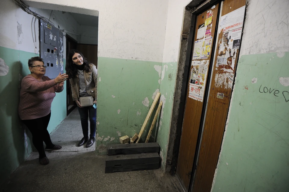 В доме стоял неприятный запах.