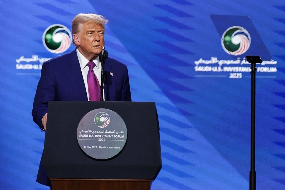 WP: Трамп провел встречу с президентом переходного периода Сирии аш-Шараа