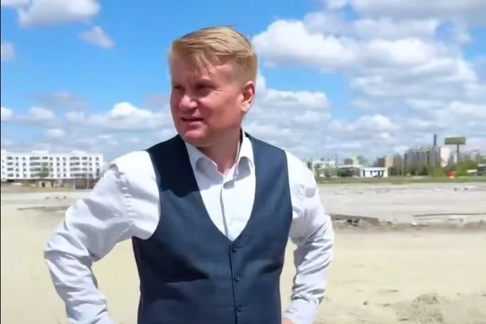 Крамаренко посетил строительную площадку агро-молла «Четыре сезона». Фото: ТГ/Крамаренко