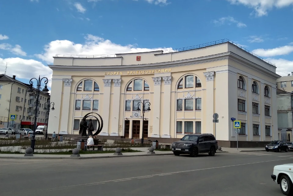 Разобраться в чувствах парам поможет священник.