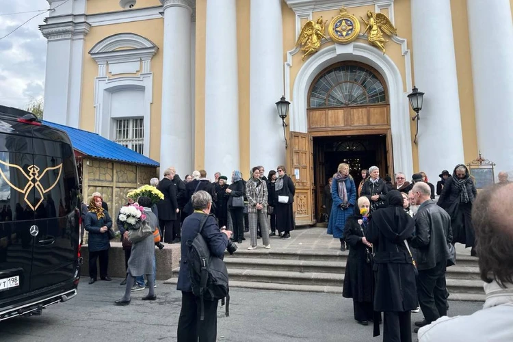 Соболезнования от Цискаридзе и известных актеров: Как в Петербурге простились с великой балериной Аллой Осипенко