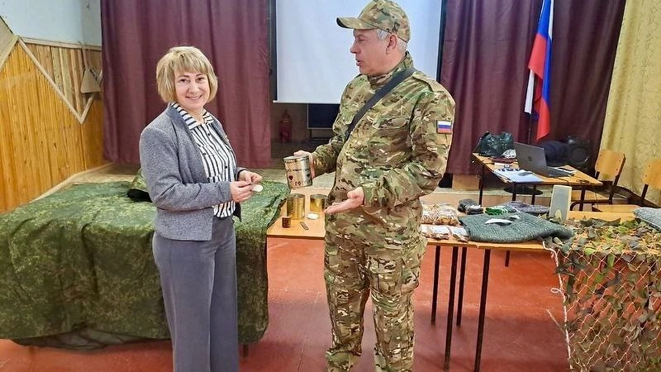 Желающие могли примерить боевое и маскировочное снаряжения