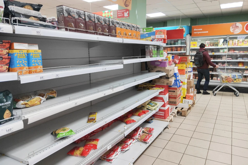 Сгущенку производителя из Иркутска незаконно продавали в Красноярском крае.
