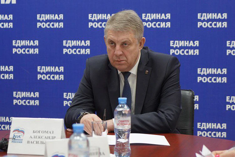 Брянский губернатор: в Выгоничском районе перекрыто несколько дорог
