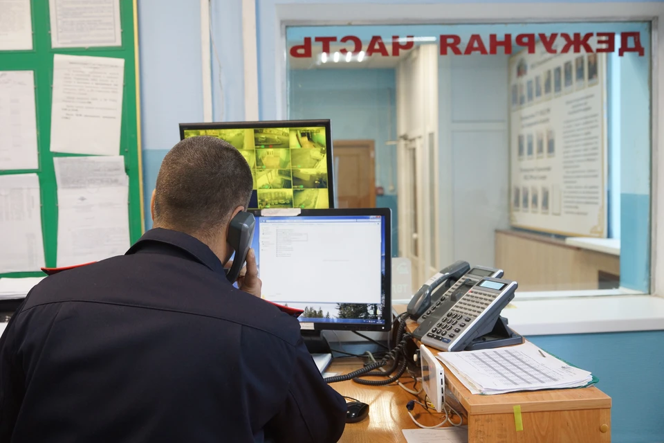 Трех человек доставили в отдел МВД для выяснения обстоятельств