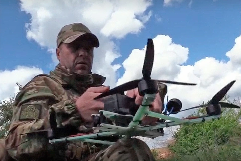 Операторы FPV-дронов группы «Днепр» уничтожили группу украинских боевиков