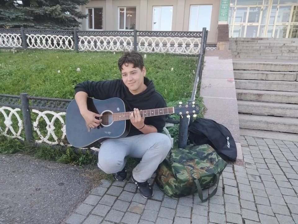 Парня не стало в марте, но похоронили его в начале мая