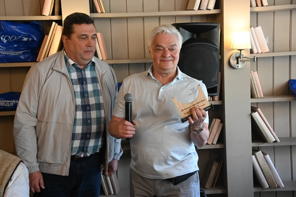 Председатель СЖР Владимир Соловьев и научный обозреватель «КП» Владимир Лаговский