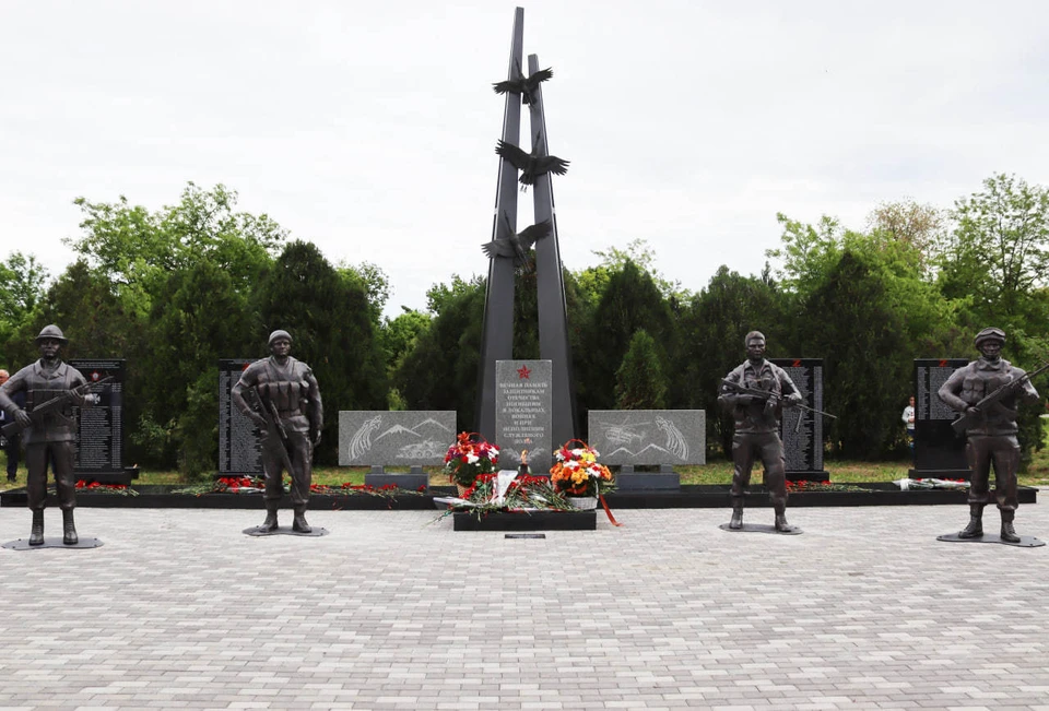 Три воинских мемориала и Аллею Славы открыли в 2025 года в округе Ставрополья. Фото: администрация Советского округа