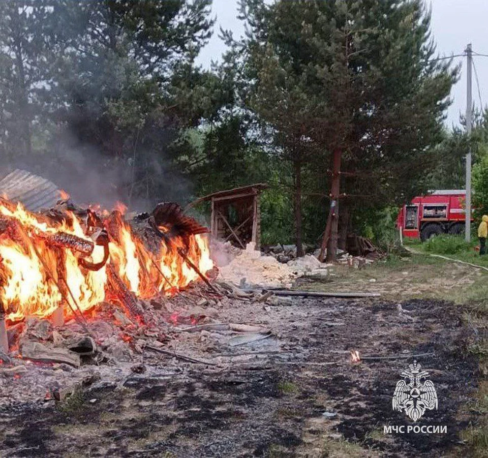 Два неэксплуатируемых сооружения горели в Тульской области за прошедшие сутки