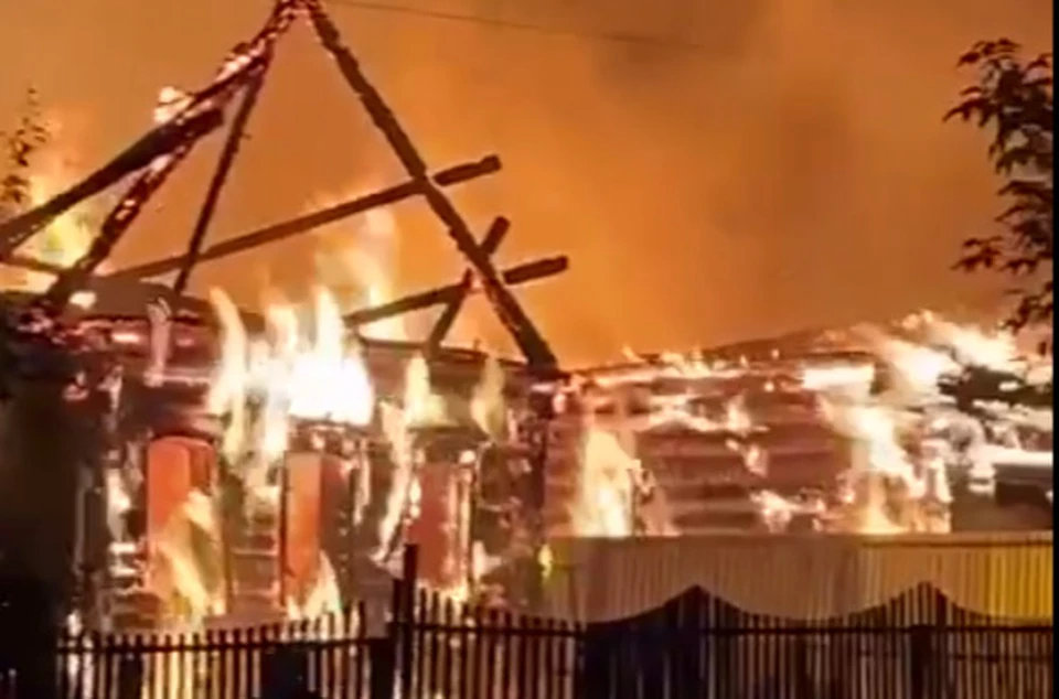 Три жилых дома сгорели в Нижегородской области. Фото: t.me/bez_cenz_nn