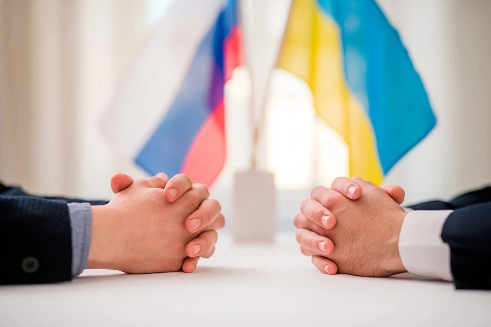 Дворец Чираган перед переговорами России с Украиной проверяют на бомбы