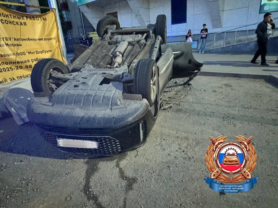 Девушка нарушила ПДД и устроила аварию. ФОТО: УГИБДД МВД по Луганской Народной Республике