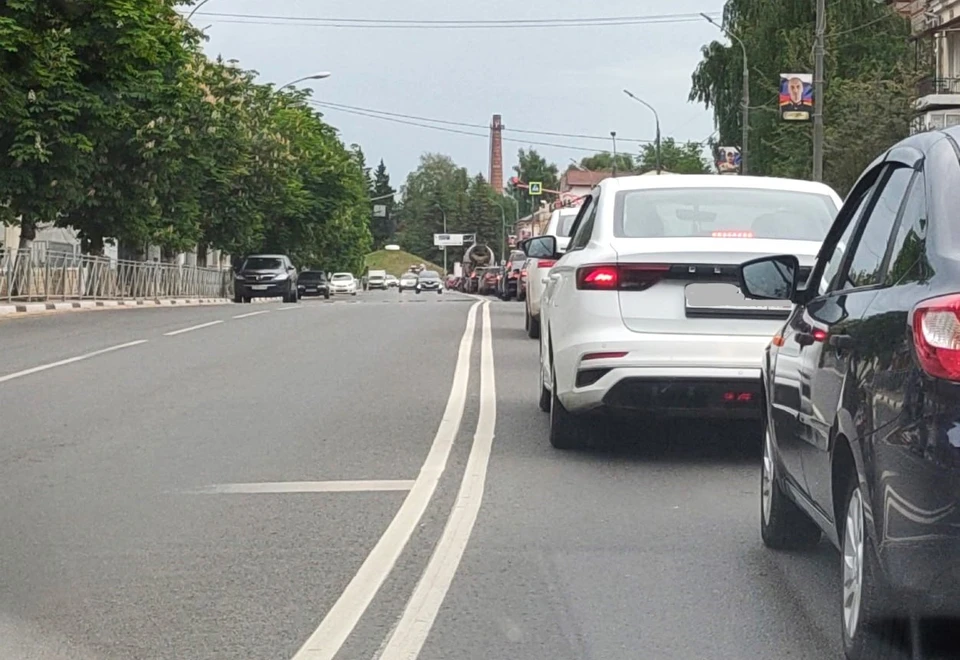 Дорожный ремонт обернулся транспортным кошмаром для автолюбителей Малоярославца.