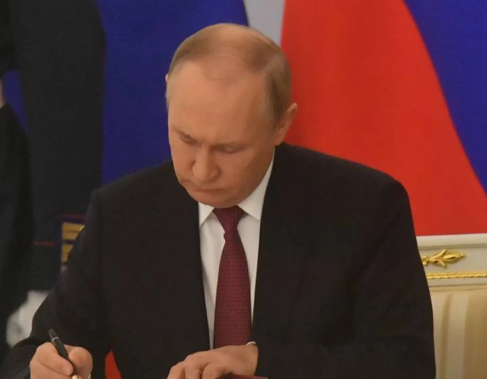 Владимир Путин отметил заслуги еще шести наших земляков.