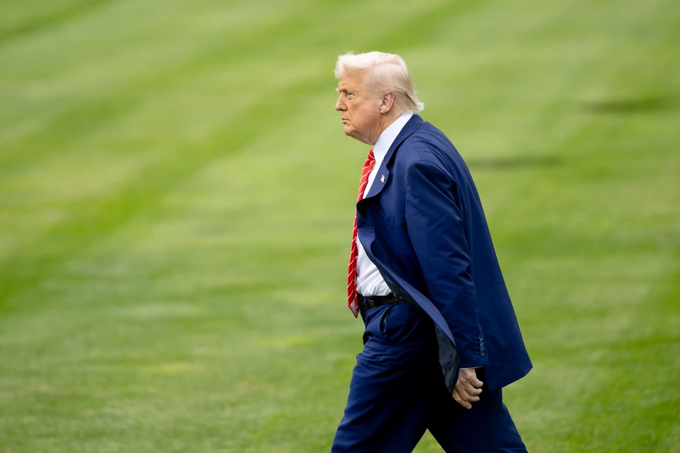 Трамп запретил въезд в США гражданам из 12 стран