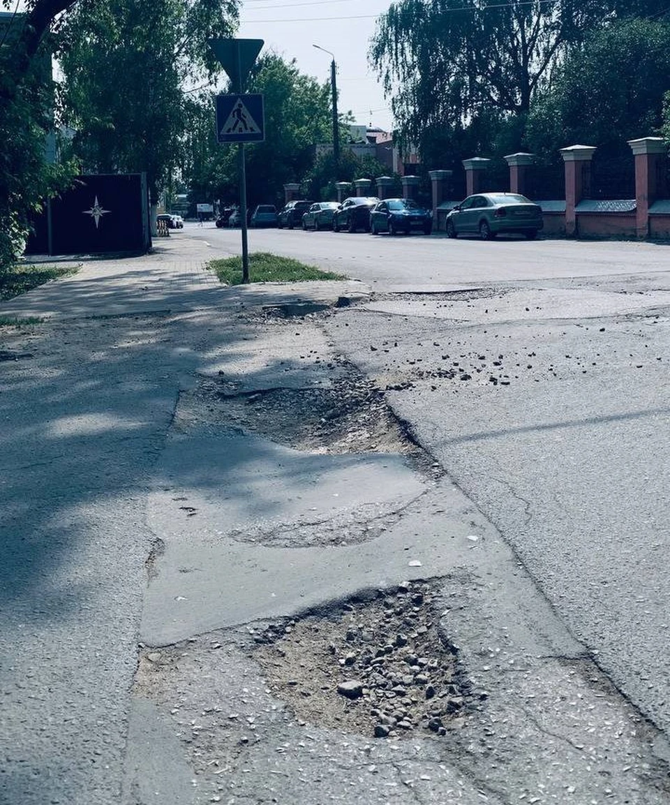 «После ремонта — хуже, чем было»: калужане возмущены состоянием дорог в центре города.