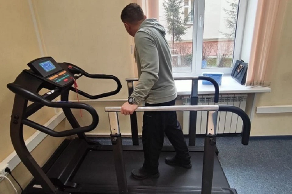 37-летний мужчина проходит курс реабилитации после многочисленных операций. Фото: Минздрав Свердловской области