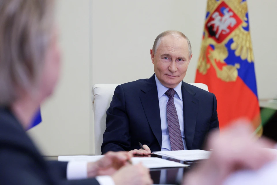 Владимир Путин поддержал инициативу Елены Ямпольской по созданию в Национальном центре «Россия» и его филиалах специальных пространств, посвященных русскому языку.