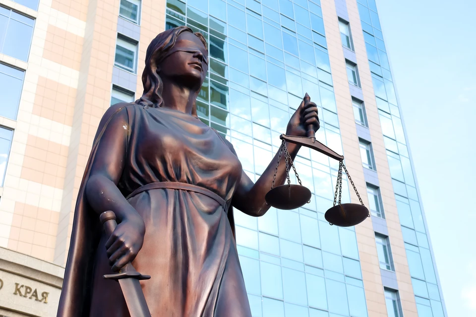 Суд продлил арест экс-губернатору Курской области Смирнову по делу о хищениях
