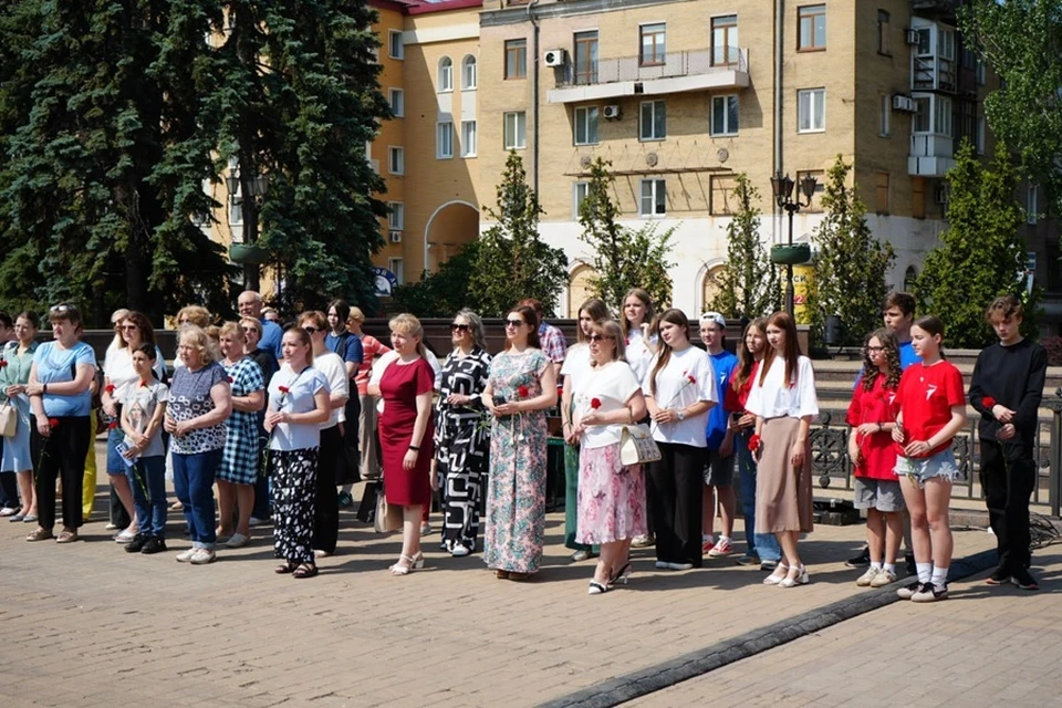 В Донецке прошел митинг «Пусть в каждом сердце Пушкин отзовется». Фото: Минкультуры ДНР