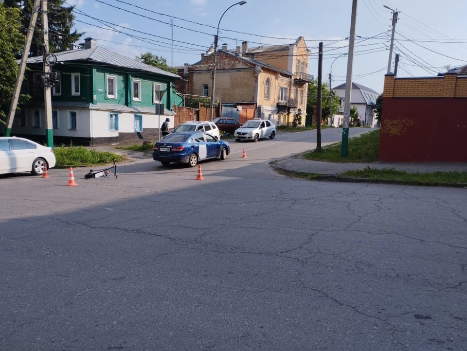 Водитель поворачивал налево