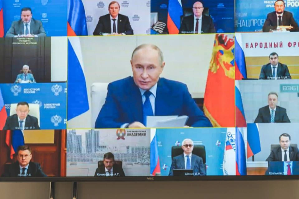 Владимир Путин поддержал развитие опорных городов Арктики. Фото: правительство Мурманской области