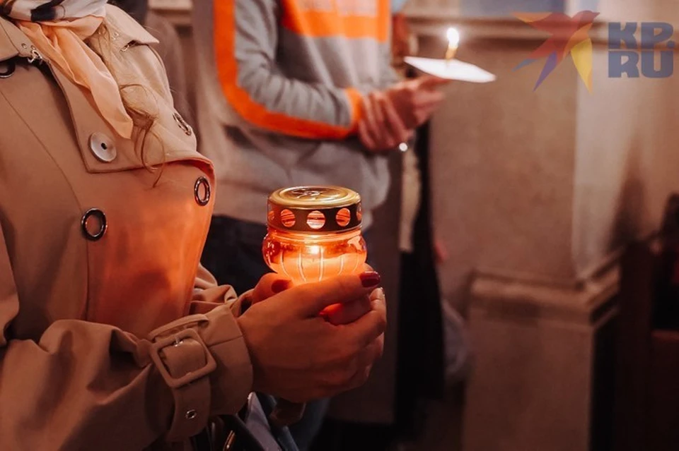 В храме будет совершаться молебное пение с акафистом все время, пока мощи будут там.