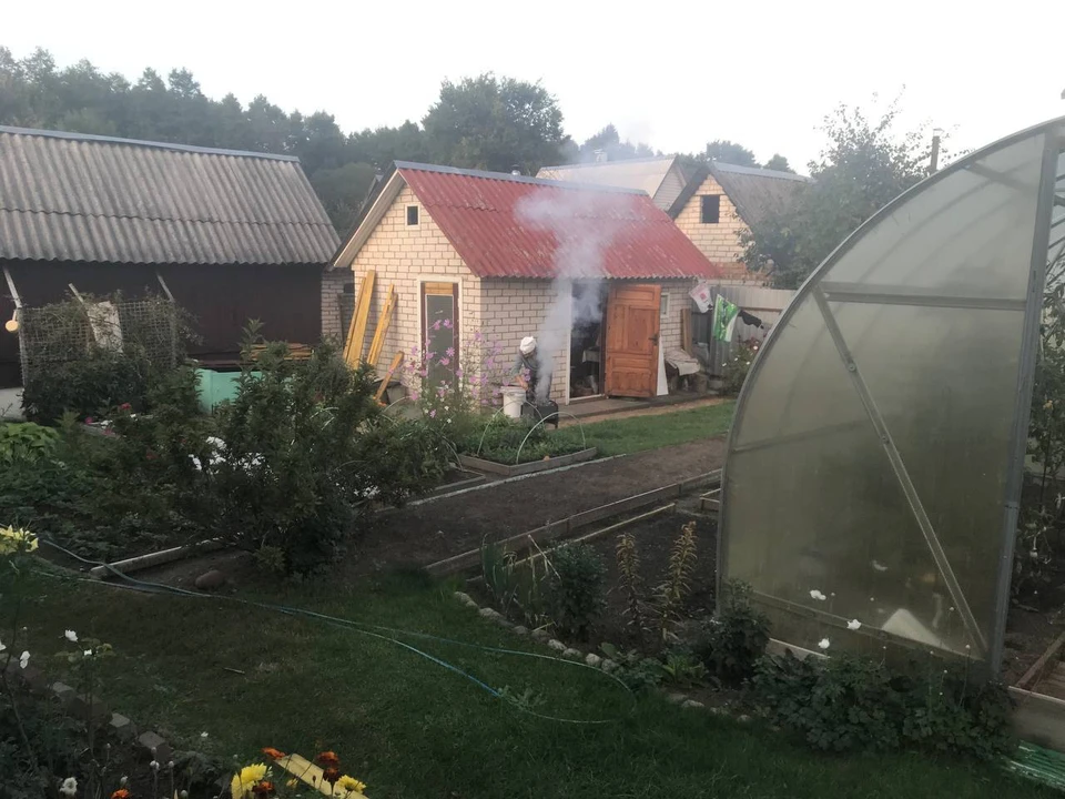 Дачникам, чьи дома расположены возле Марьиной Горке не повезло - в начале июня у них и град крупный выпал, и ливни грядки подтопили. Фото: архив "КП". Фото носит иллюстрационный характер.