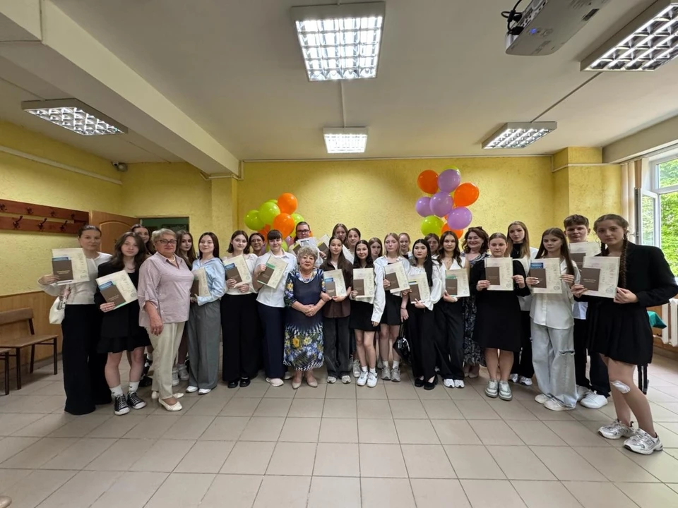 Школьники Боровского района освоили профессию вожатого.