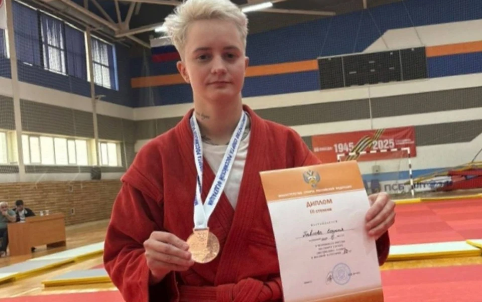 Спортсменка из Калуги взяла «бронзу» на всероссийском турнире по самбо.