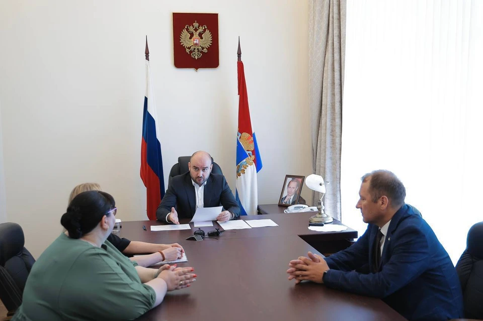 Губернатор Самарской области Вячеслав Федорищев провел личный прием граждан в приемной президента РФ. Фото: Иван Макеев