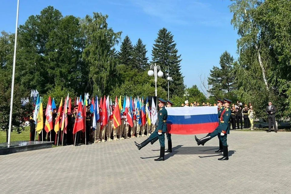 Подъем государственного флага